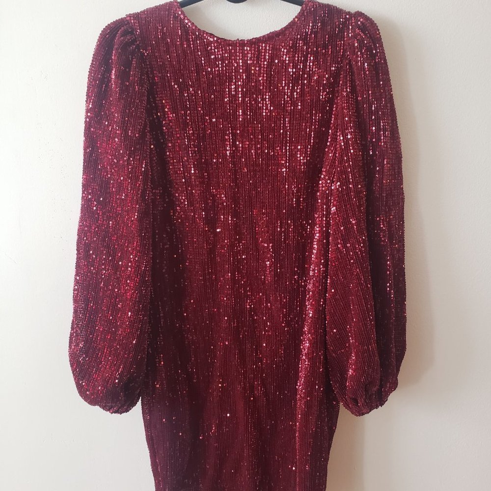 Here Comes the Sun (Selfie Leslie) Burgundy Sequined Long-Sleeve Mini Dress | S